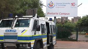 Studente van die Tshwane Universiteit van Tegnologie bring Pretoria tot stilstand tydens protestoptogte