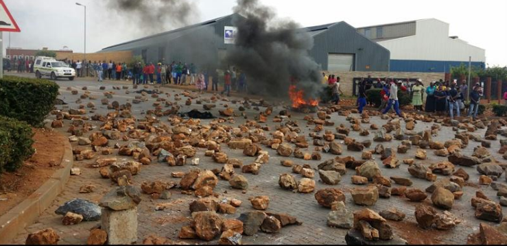 Diepsloot protest ‘shutdown’ may affect Pretoria motorists - townships are demanding electricity to all informal settlements